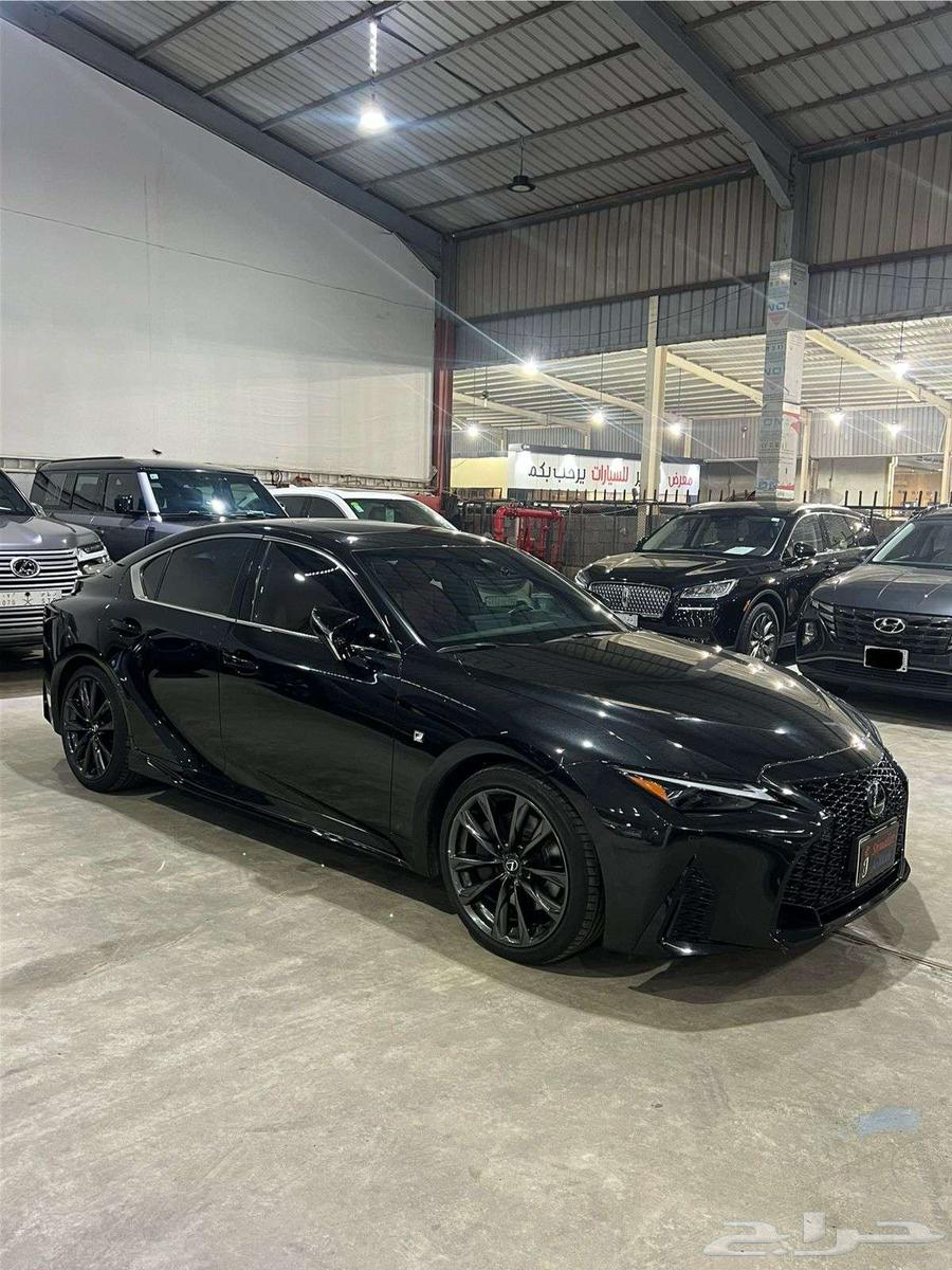 لكزس is350 F 2024 سبورت شبه جديد ( الوكيل عبداللطيف جميل )63618166128131113
