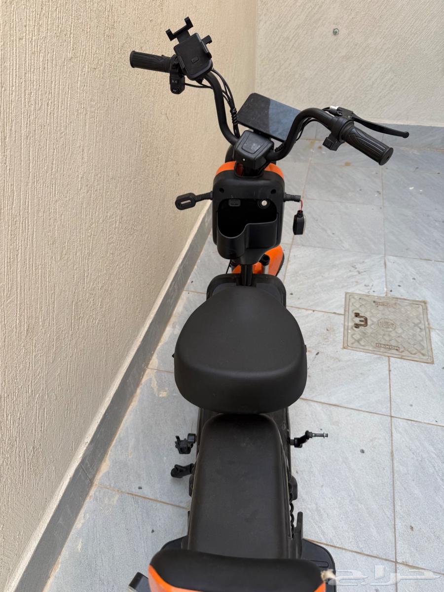 Electric scooter63619647570818112
