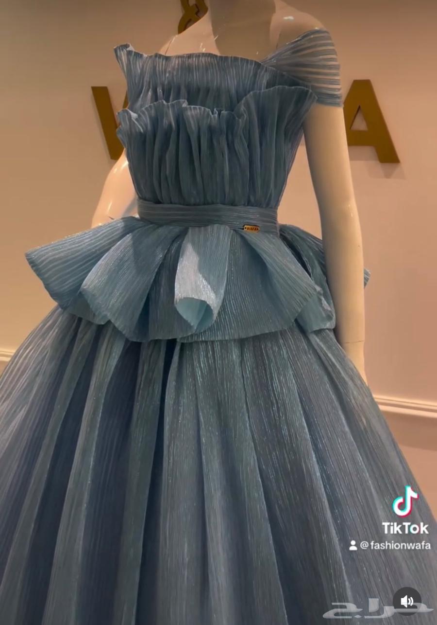 فستان فخم مناسب لزواج او ملكة64404875924739110