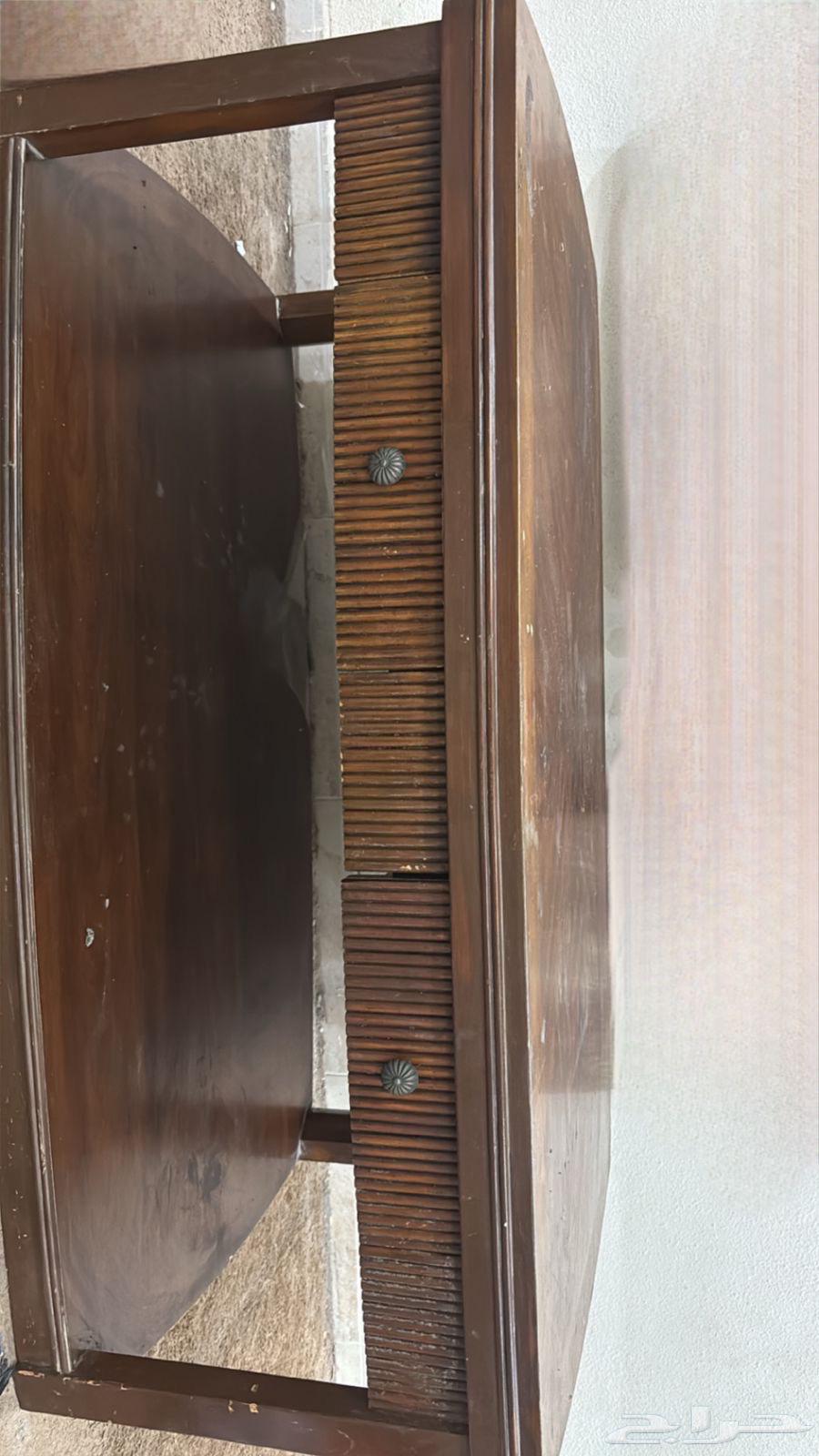 Furniture for sale, sofa and table64403315353347112