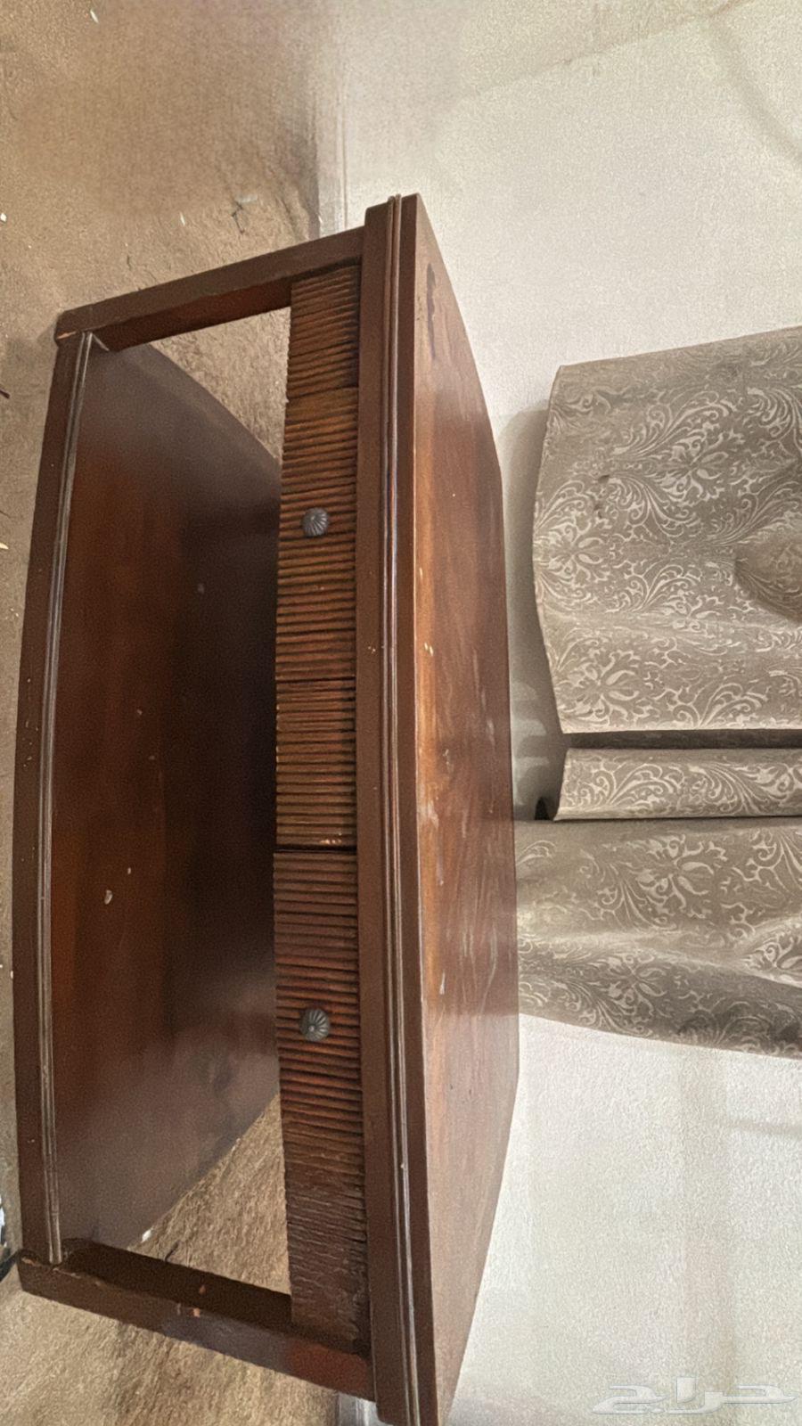 Furniture for sale, sofa and table64403315353347113