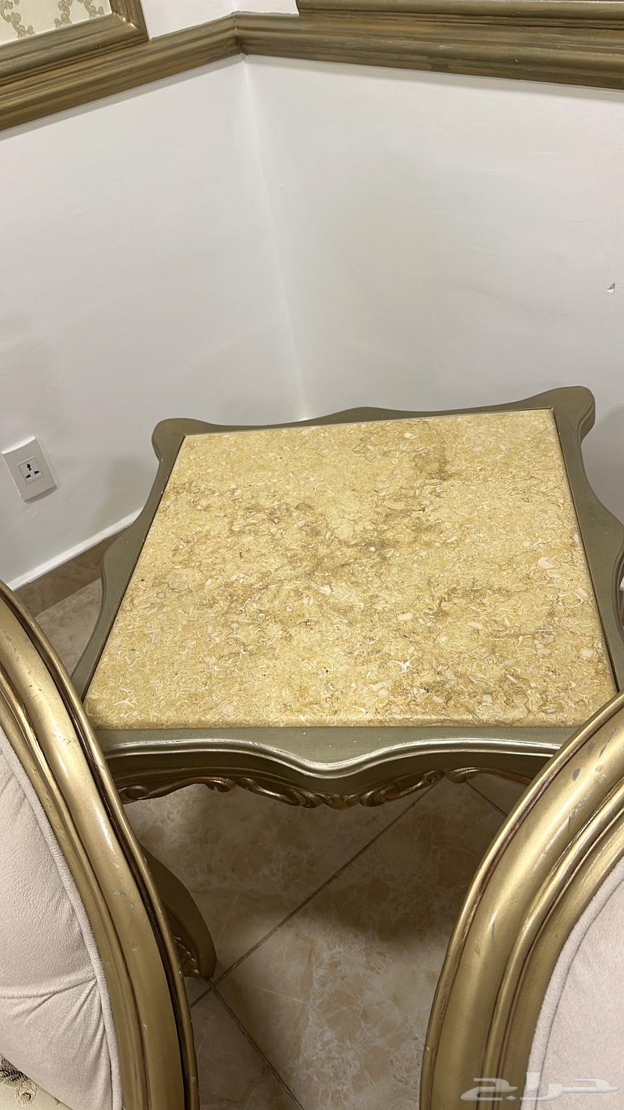 Sofa and table64404167212545111