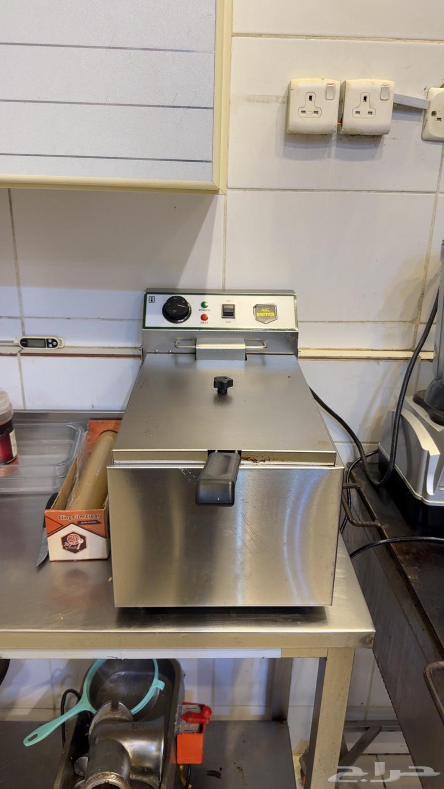 Complete buffet equipment in excellent working condition64403393890946112