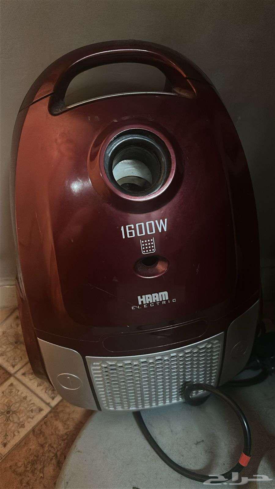 مكنسه كهرباء للبيع شغال مافيها ولا شي64404375312257111