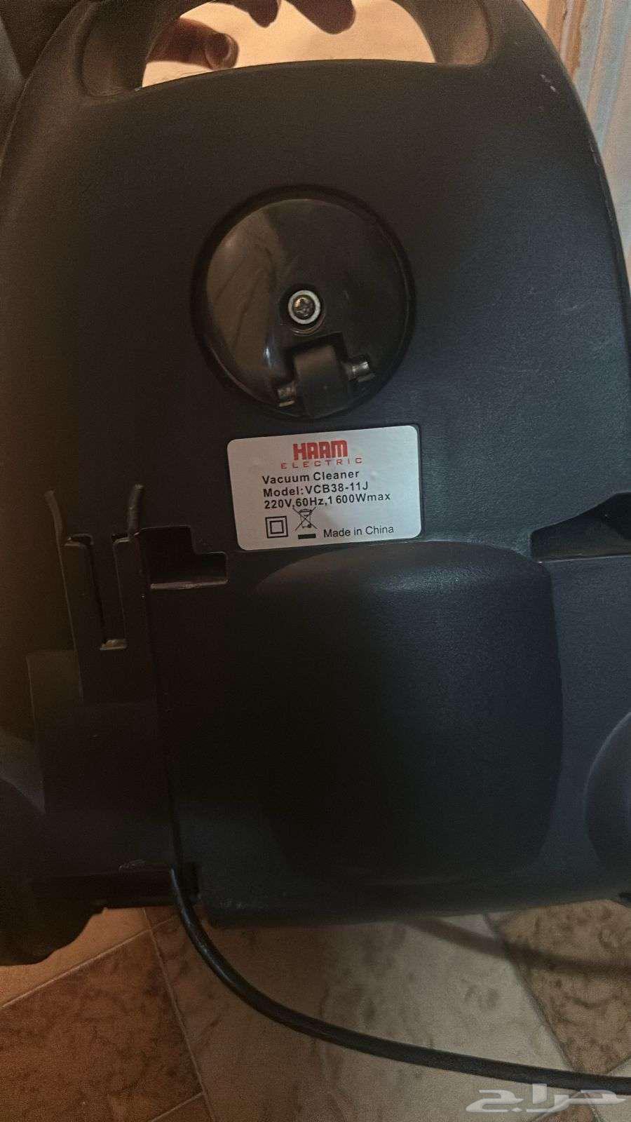 مكنسه كهرباء للبيع شغال مافيها ولا شي64404375312257113