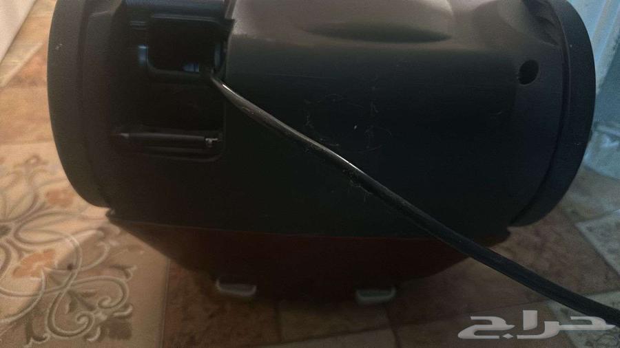 مكنسه كهرباء للبيع شغال مافيها ولا شي64404375312257112