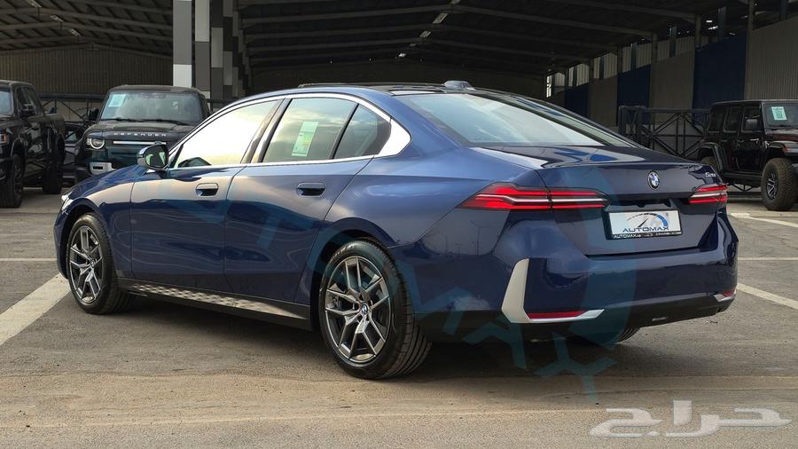 2025 BMW 520i Gulf Version Zero with Dealer Warranty63618172121218114