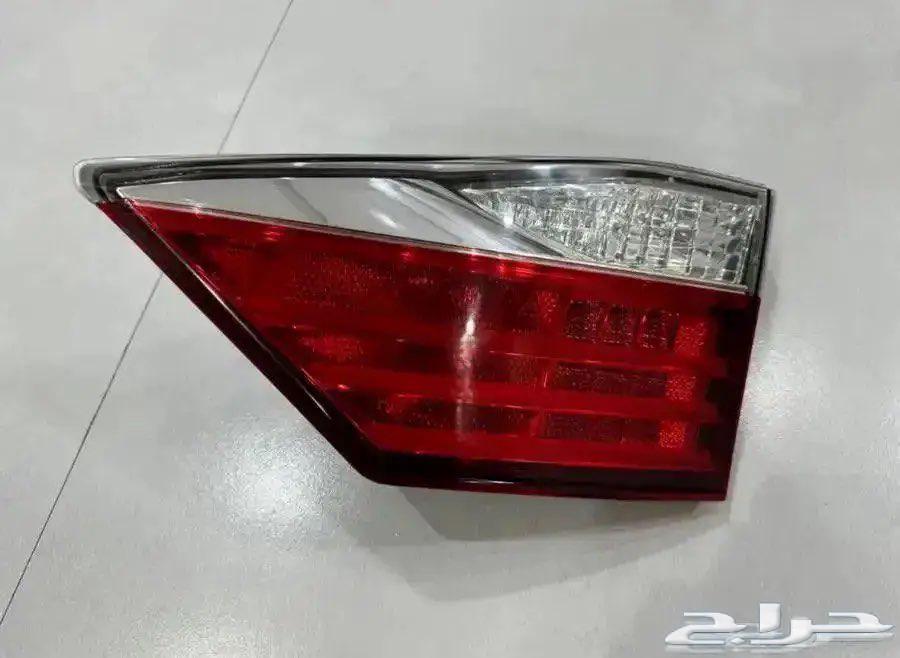 اسطب لكزس ES موديل 2013 - 2015 شنطة يمين أصلي سعودي64554202820355111