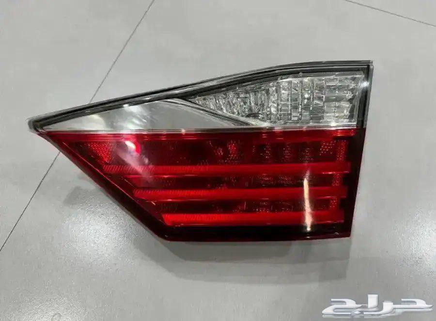 اسطب لكزس ES موديل 2013 - 2015 شنطة يمين أصلي سعودي64554202820355110