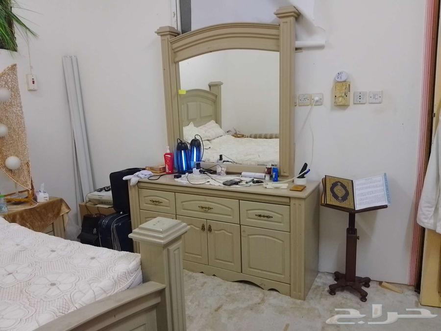 غرفة نوم نفرين64404694434050110