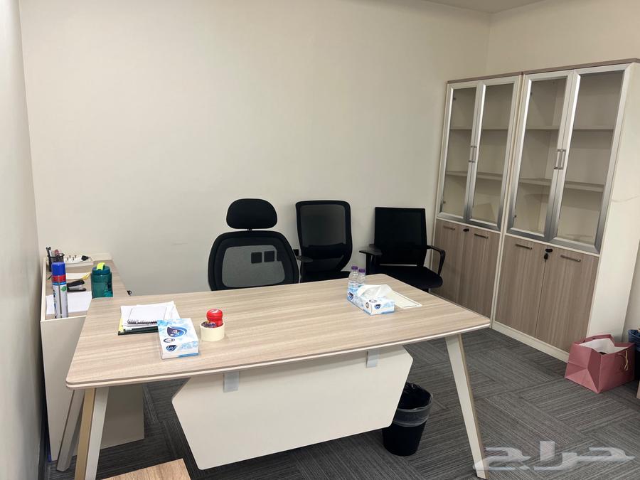 High-Quality and Practical Design Office Tables and Chairs64404750273666112