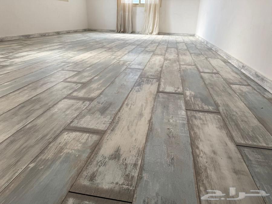 باركيه جميل بحالة ممتازة64404750246786114