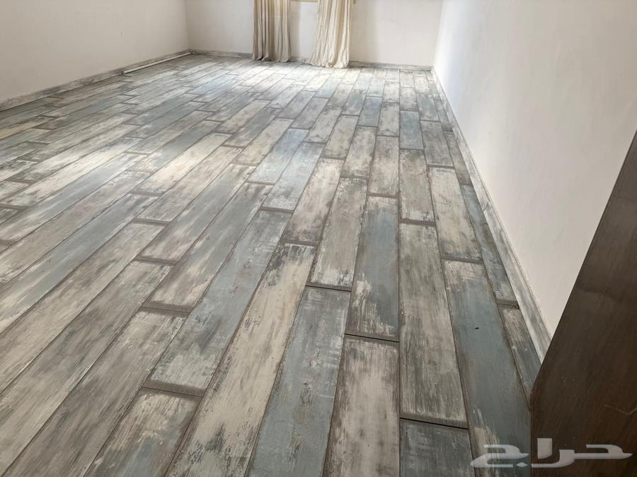 باركيه جميل بحالة ممتازة64404750246786110