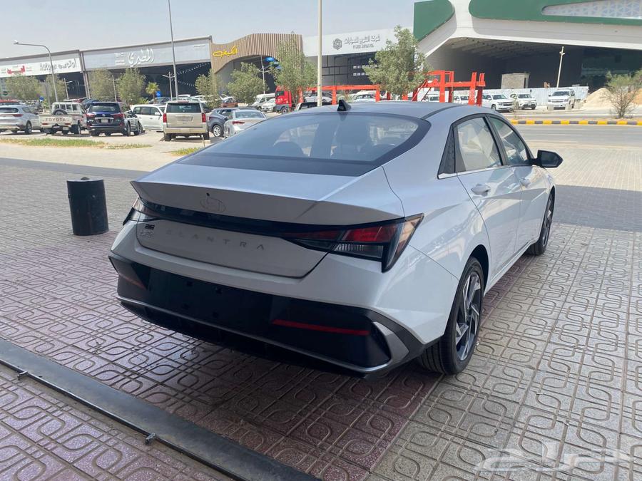 Hyundai Elantra Full Model 1500 - White - Gray Imported from China..63618167879810114