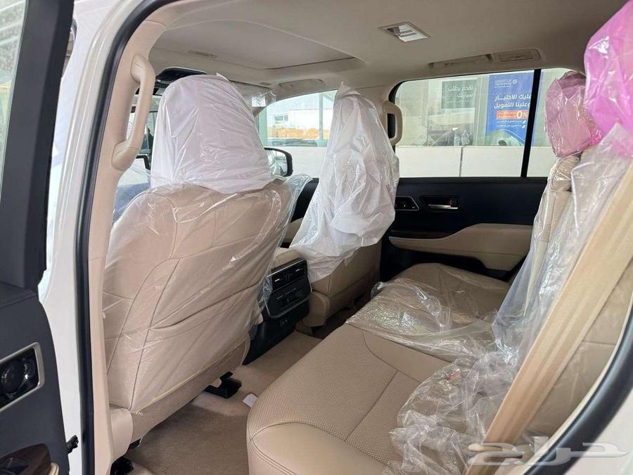 GXR (S) 2025 Saudi Pearl White, 330,000 including at Al-Freedi63618252492034114