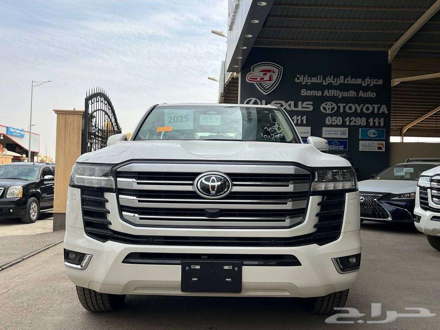 تويوتا لاندكروزر GXR L3 بنزين 2025 متاح اقساط و كاش63618268839937111