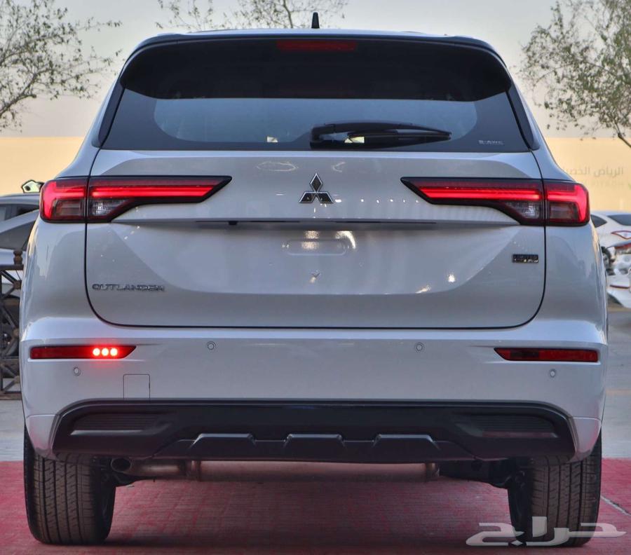 ميتسوبيشي اوتلاندر دبل نص فل و فل و بلاك سام 2025 سعودي64553370198019113