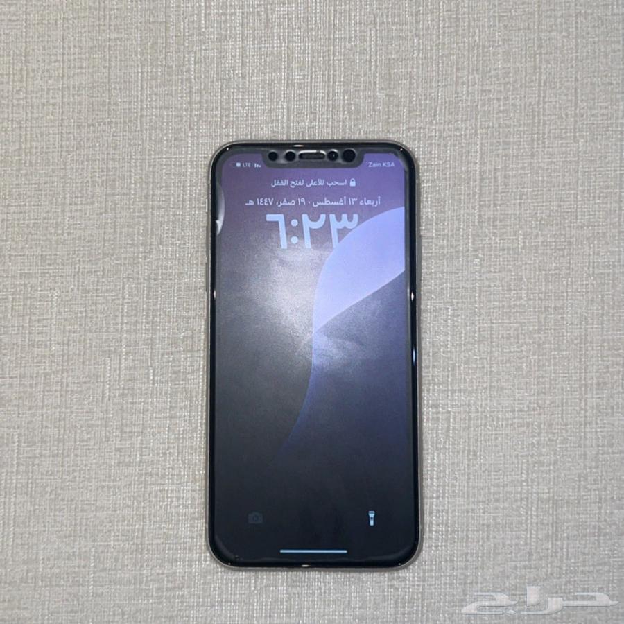 ايفون 11 ابيض نظيف جد ا64405125048066110