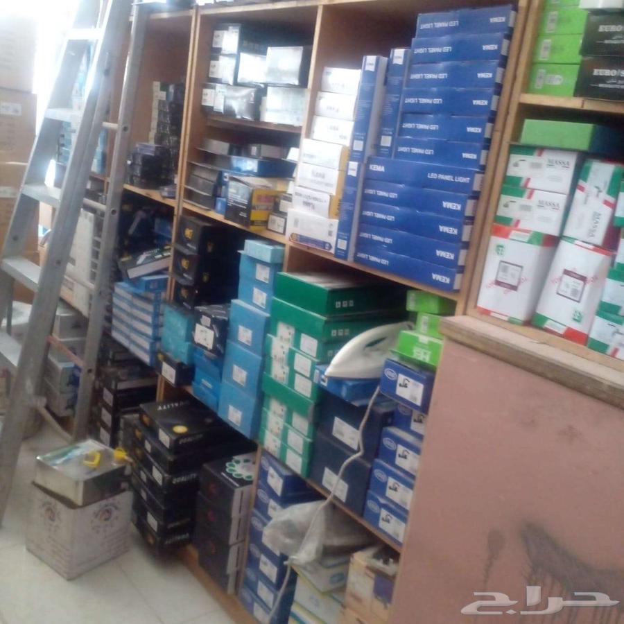 محل مواد بناء للبيع63614099855106113