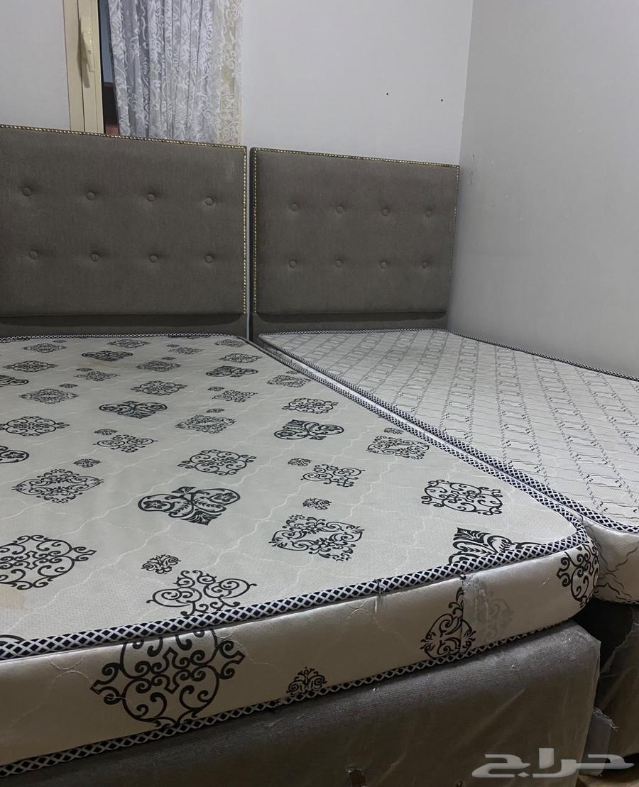 Two beds and mattresses64407140354435110