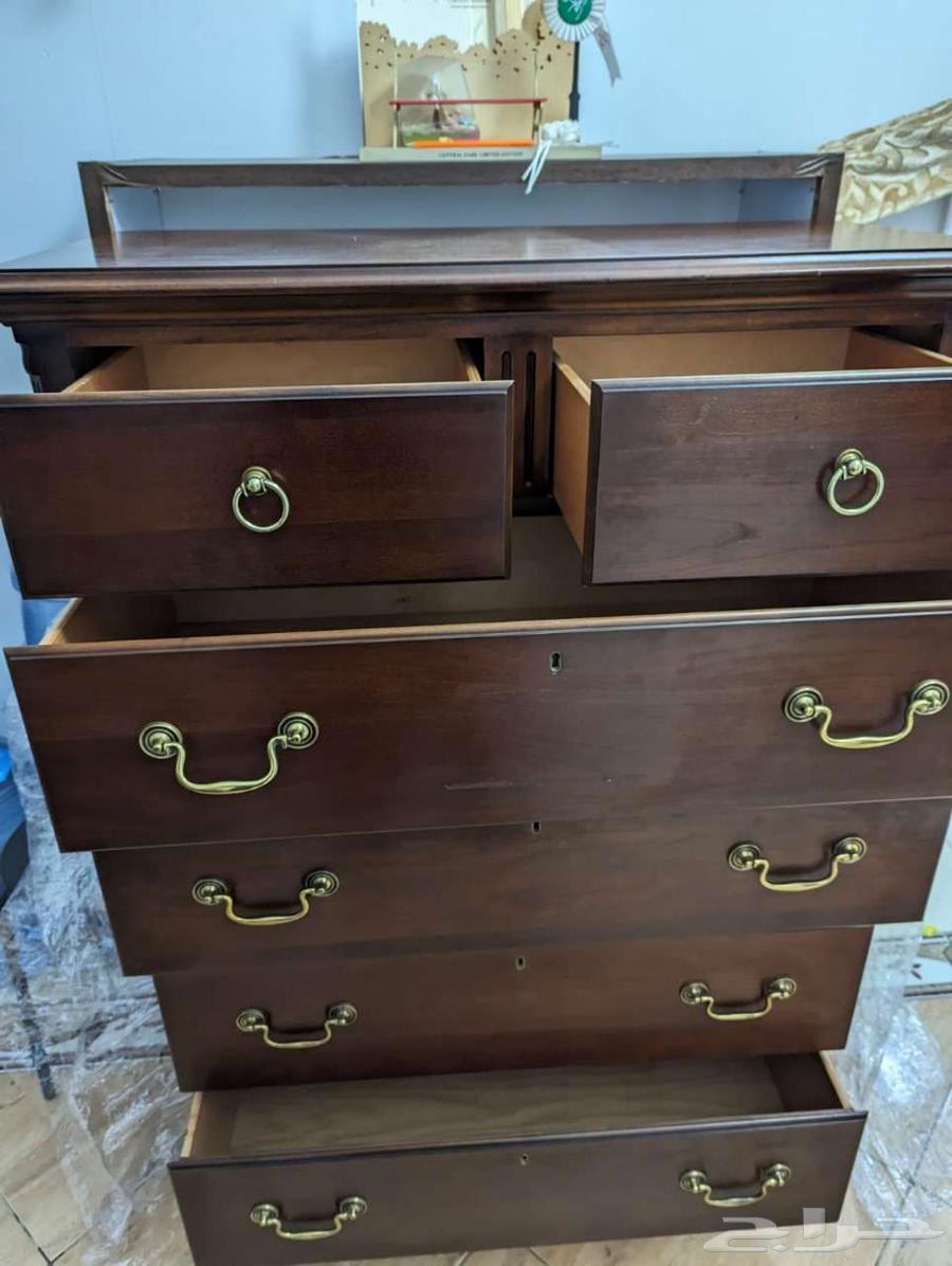 Stroller  sofa  ikea crib  chest of drawers64412615547778111