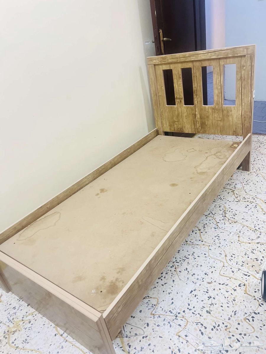 اثاث للبيع _سرير _كومودينه_تلاجة64411821638146110