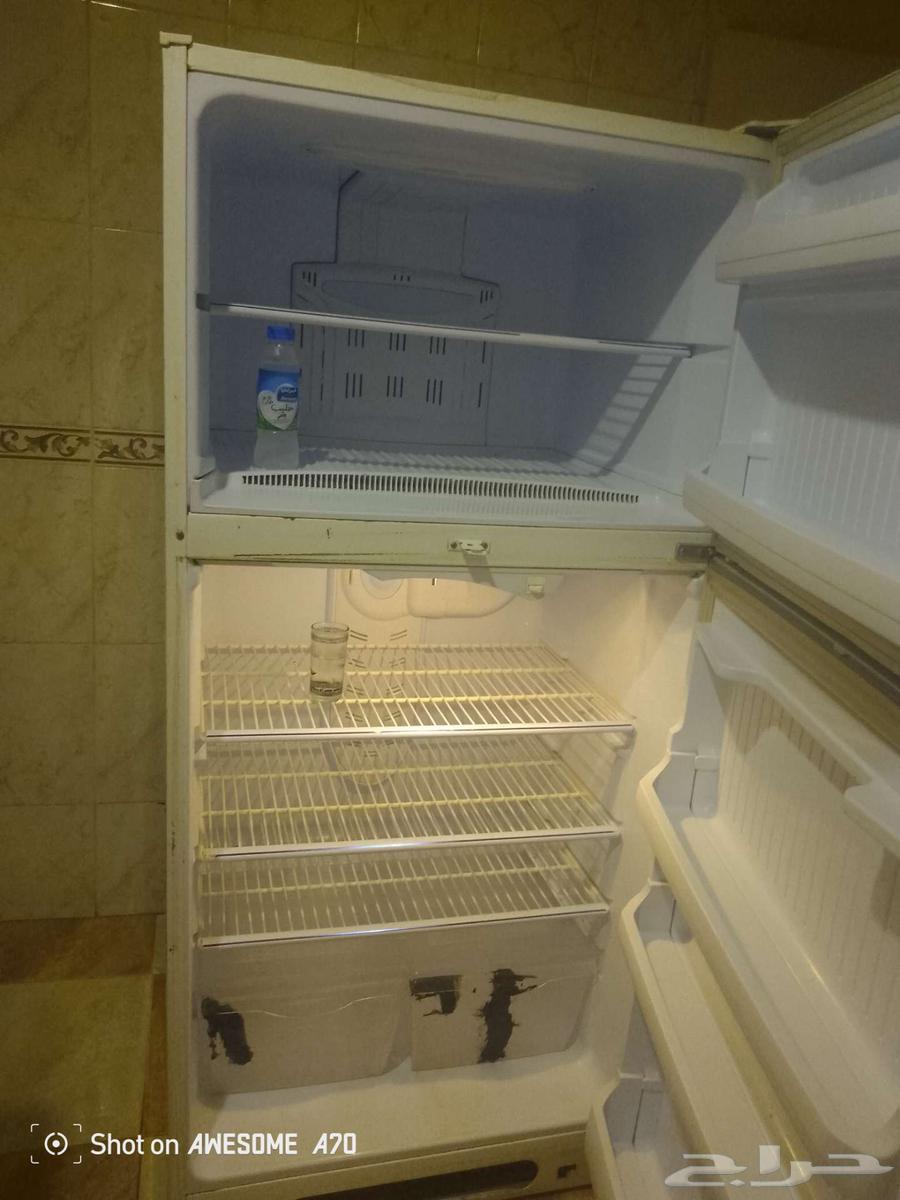 للبيع غسالة 13 كيلو وثلاجة كبيرة بابين على الشرط64407196515841113