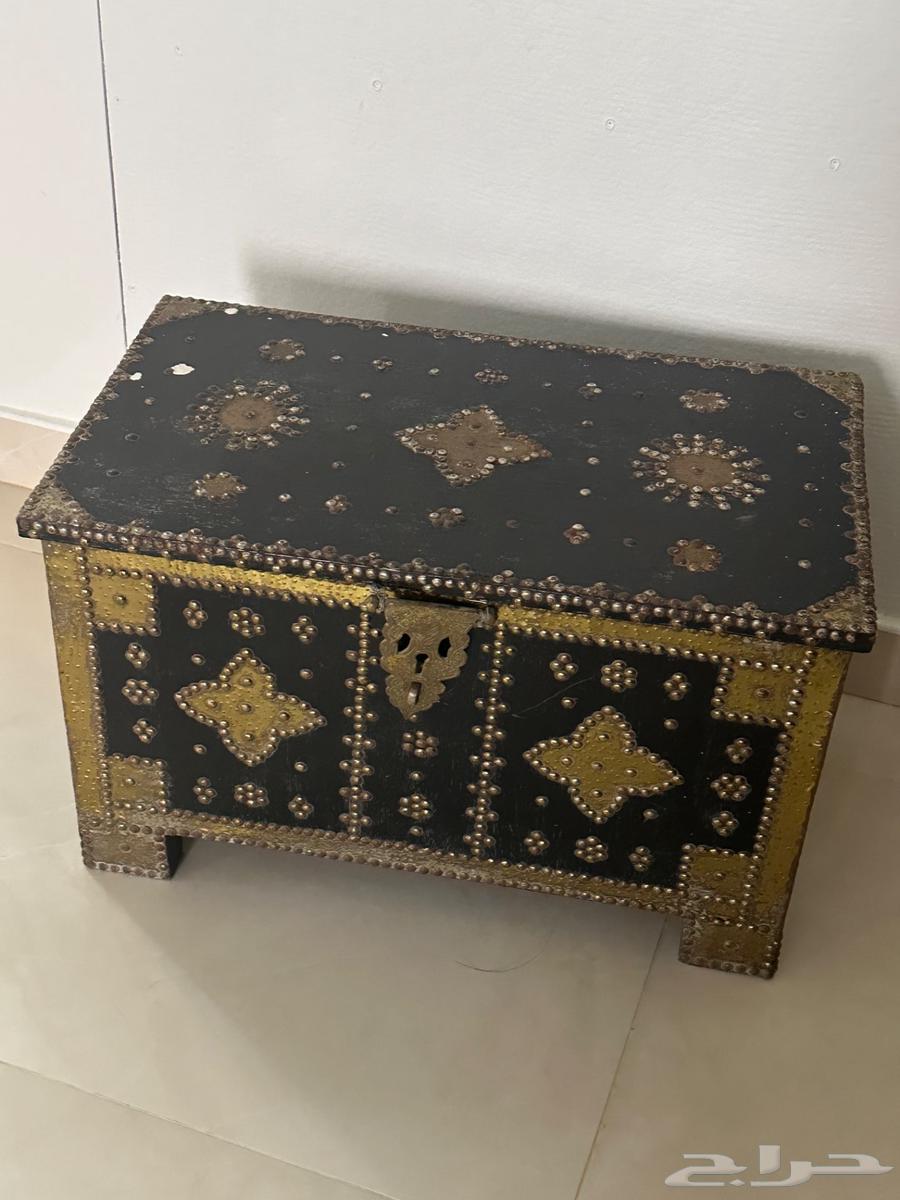 صندوق قديم للبيع64408202541058113