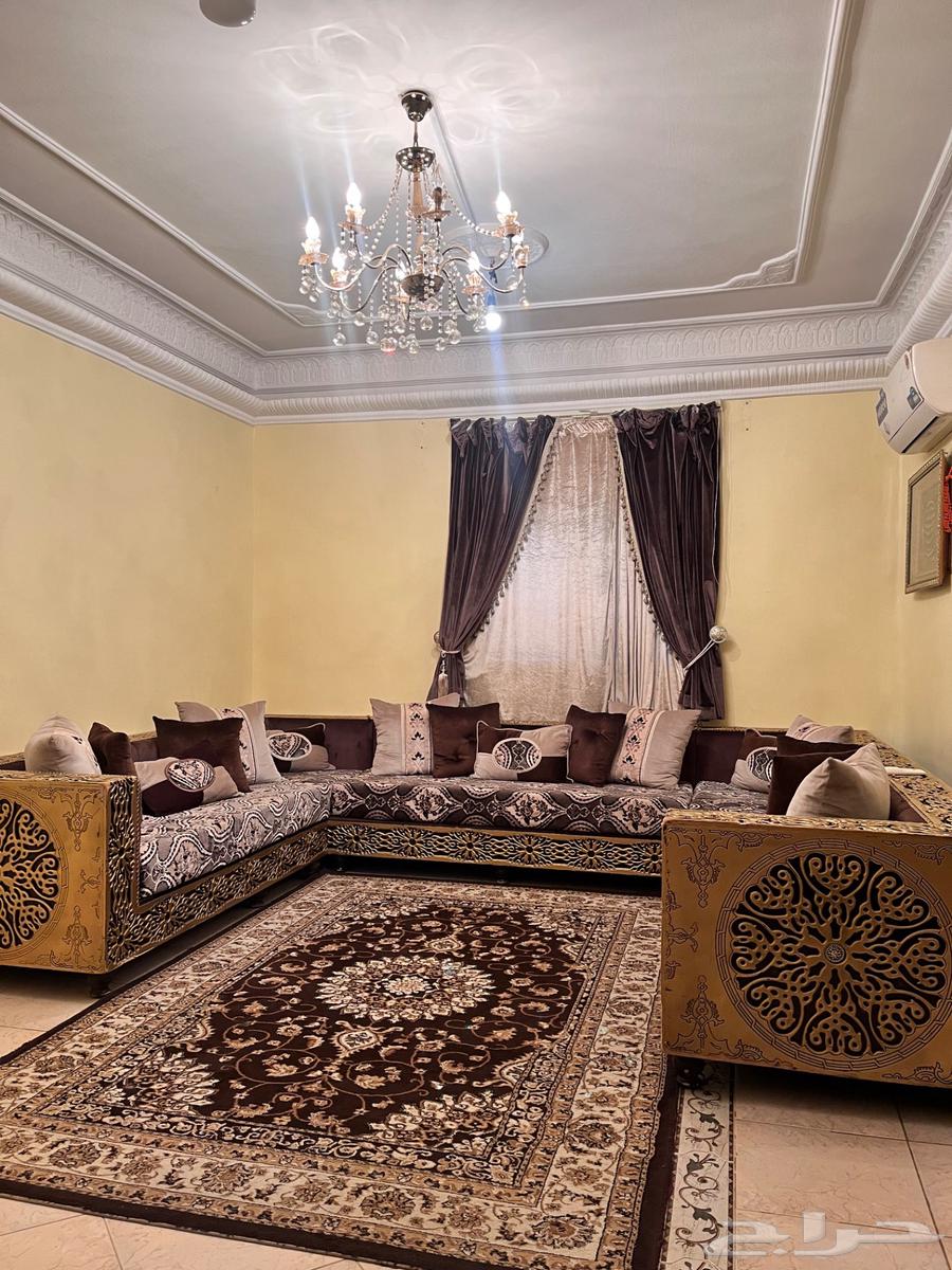 Complete living room set for sale, used gently, reason for sale: moving to a new house64410880795394110