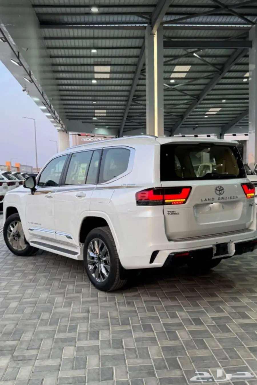 تويوتا لاند كروزر VXR فل بريمي 2024- 369.00064562431547266114