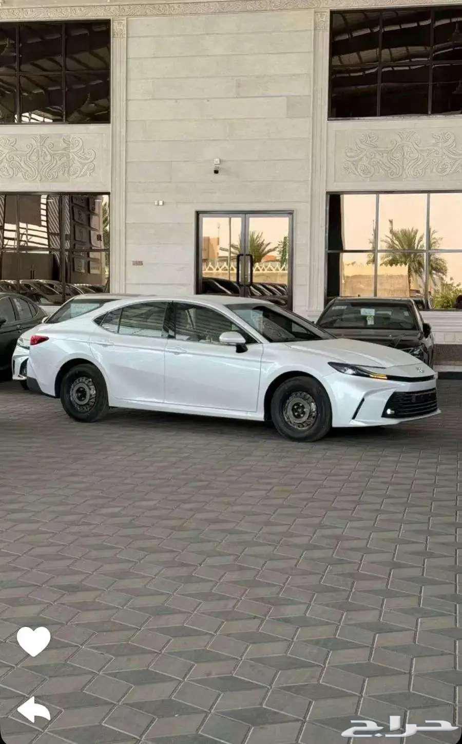 تويوتا كامري E استاندر بريمي 2025 - 10850064562333893635114