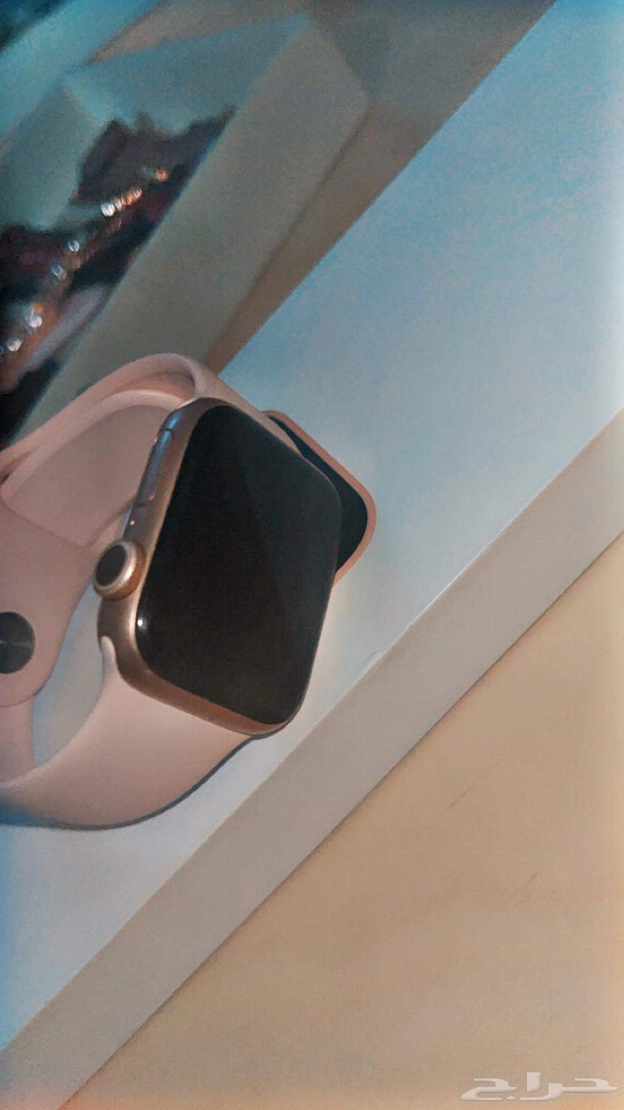 ساعة ابل الاصدار 6 شبه جديدة64406193591809113