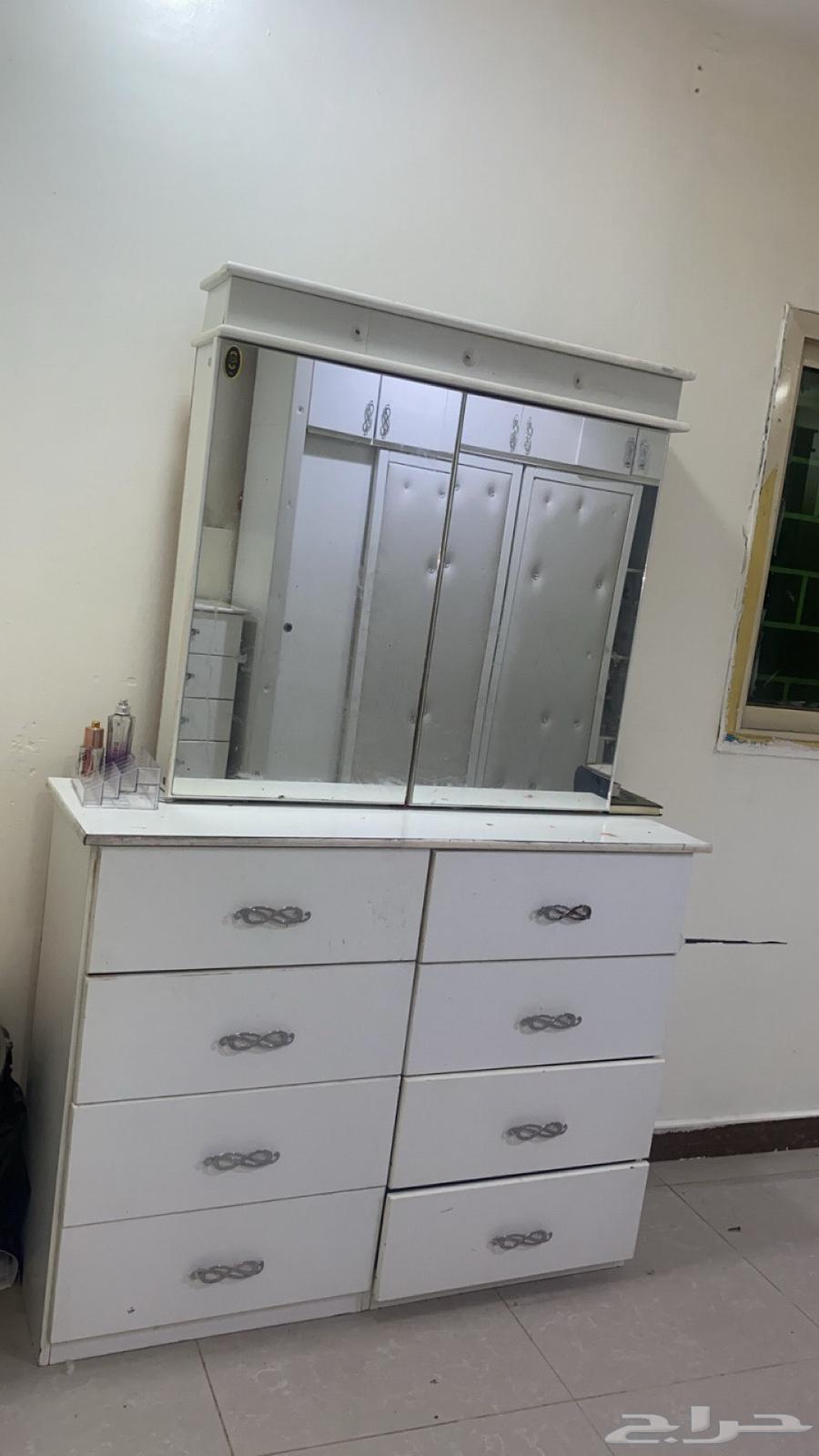 غرفة نوم للبيع ب750 التواصل واتس فقط64412816238594114