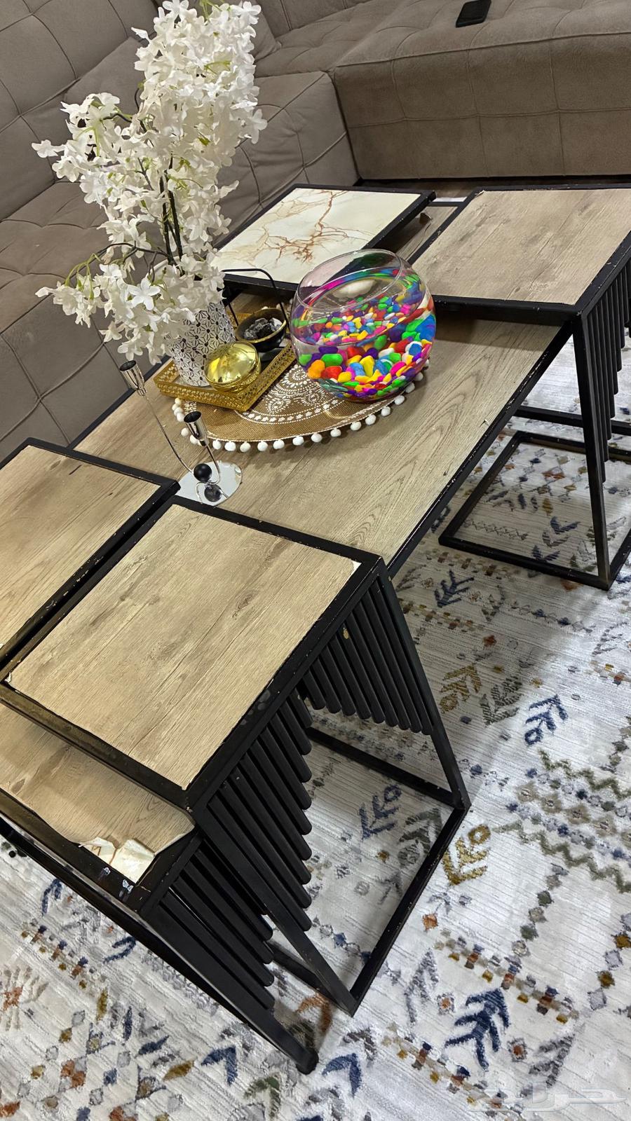 Free large table with 4 side tables64407852955523110