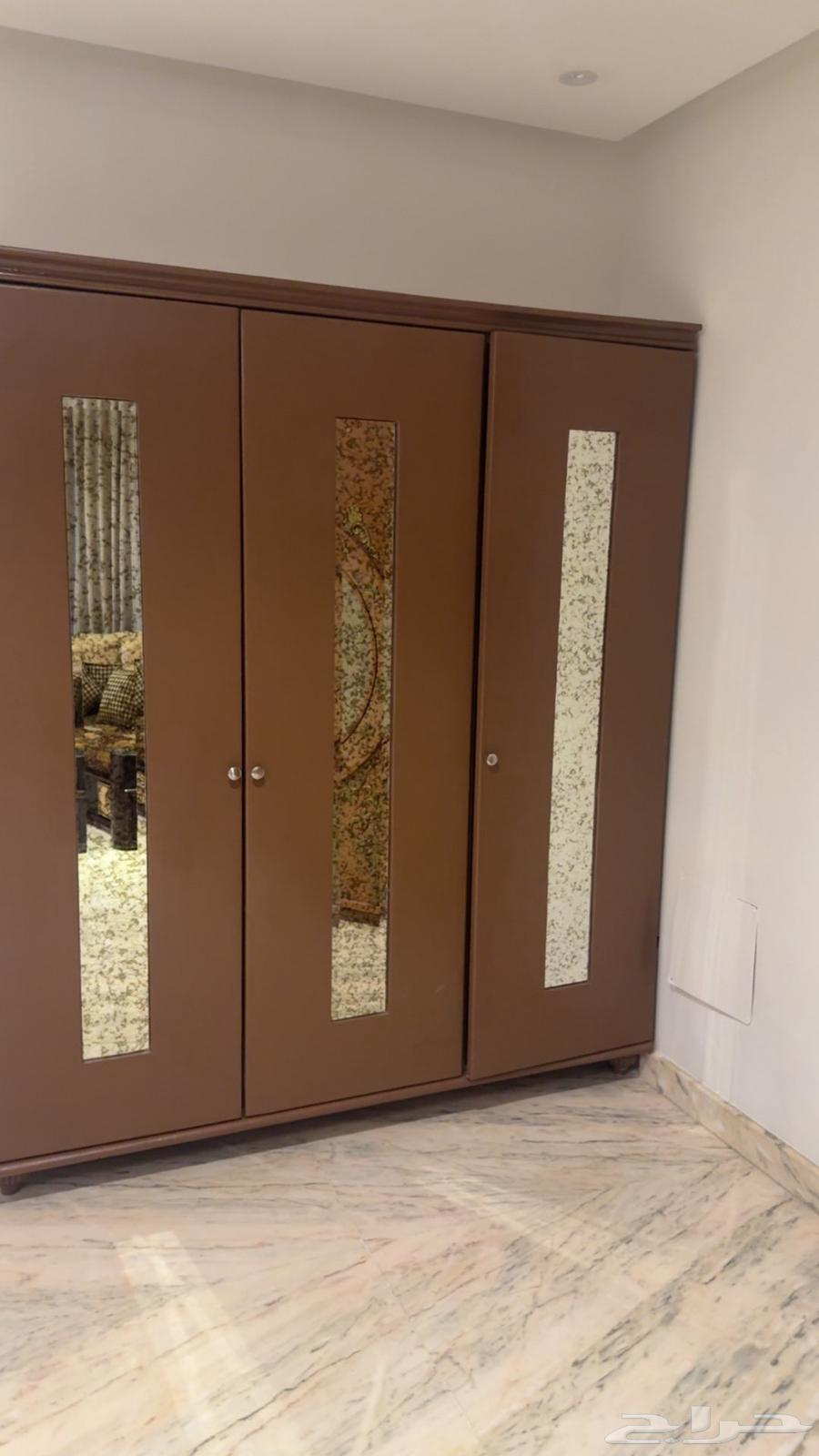 طقم كنب مع دولاب عبايات64409560798593111