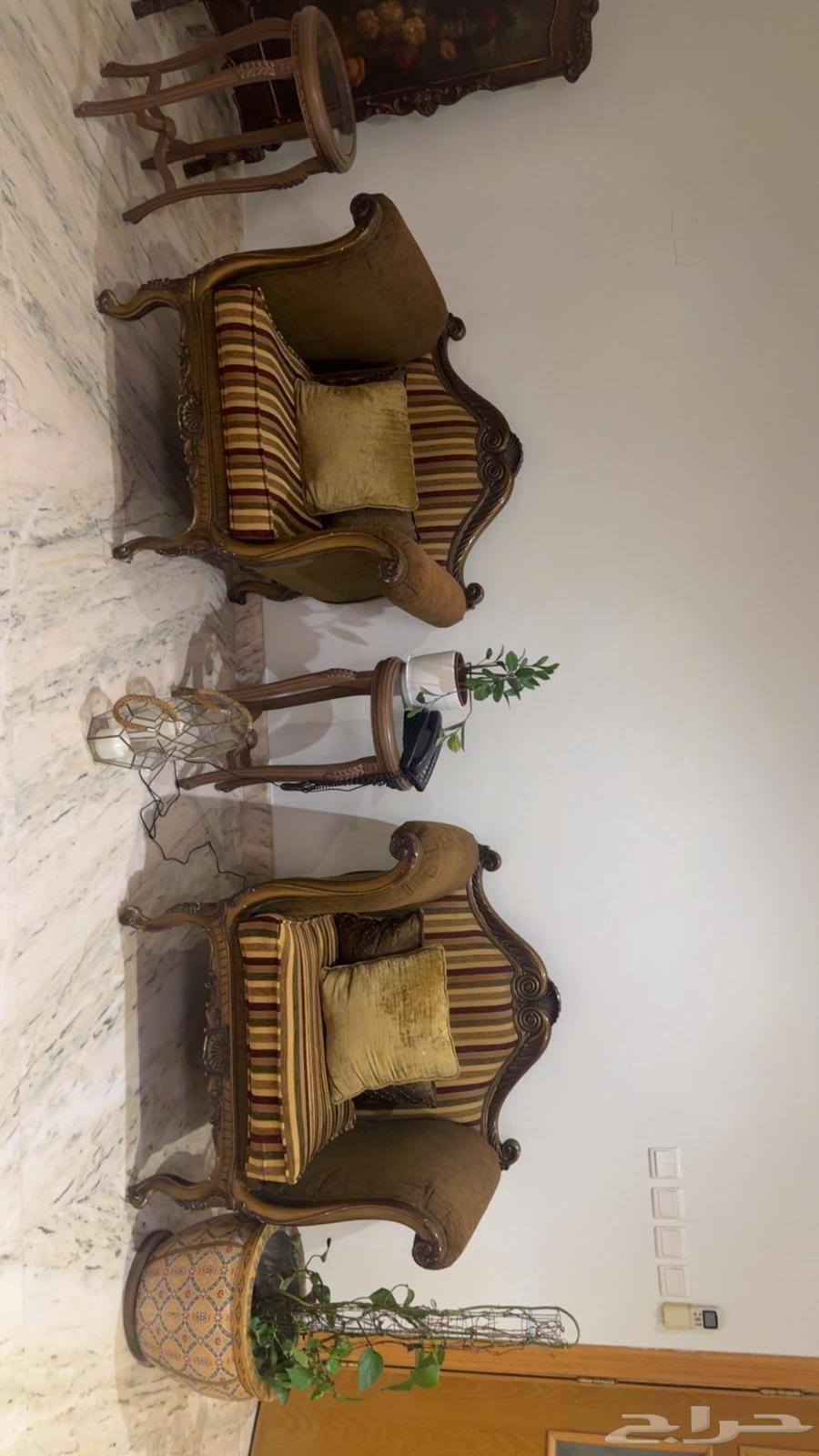 طقم كنب مع دولاب عبايات64409560798593110