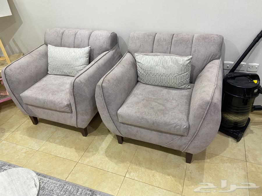 طقم كنب للبيع شبه جديد مافيه اي عيب مع كامل الغرفة64406262982914114