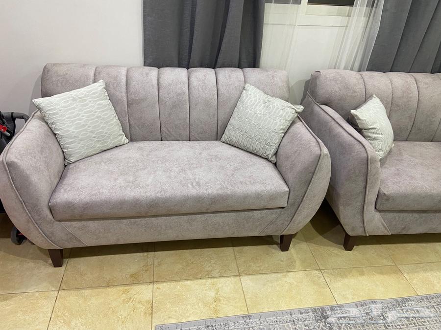 طقم كنب للبيع شبه جديد مافيه اي عيب مع كامل الغرفة64406262982914112