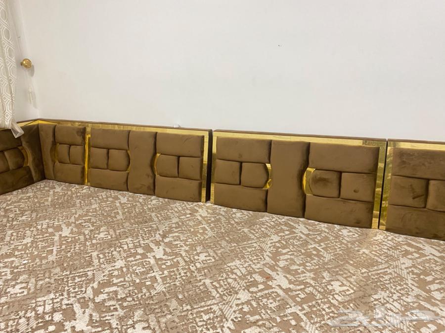 Cushions, supports, table, carpet, and curtain, all for 250064411634448129111