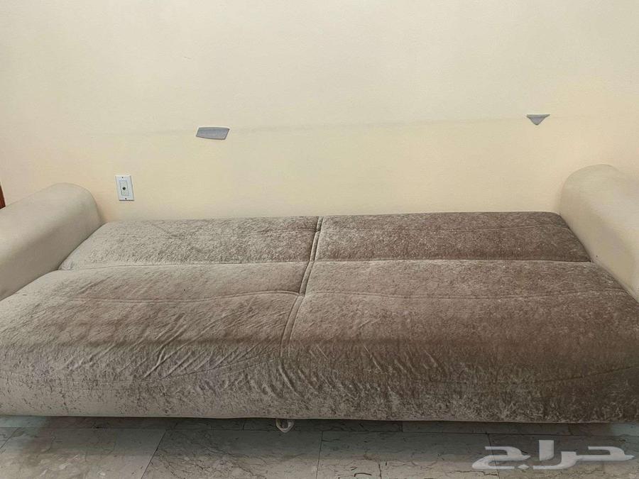 فرصة للبيع.. طقم كنب تركي شبه جديد من قماش مخمل وجلد فاخر64412278852226112