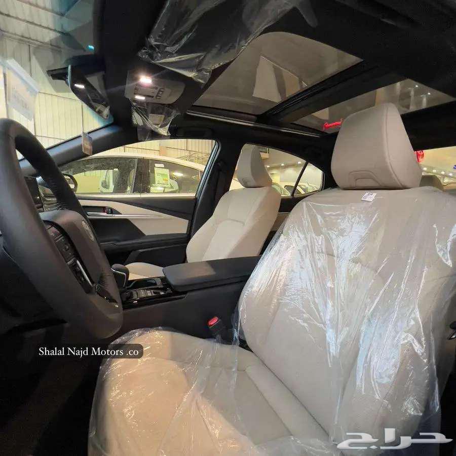 تويوتا كامري LE هايبرد 2025 ب 1750 ريال شهريا64564476251778113