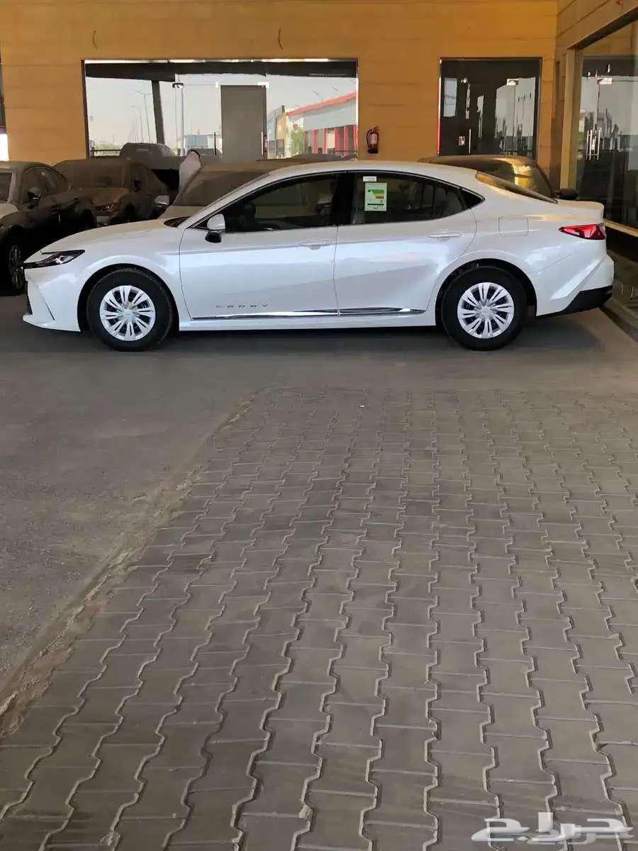 كامري E ستاندر طيس بنزين 2025 بقسط 1500لدى الحسن64570094314115111