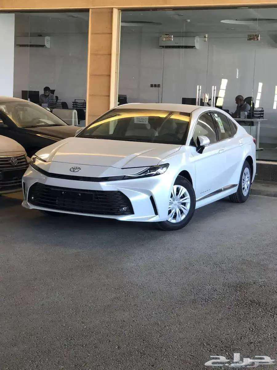 كامري E ستاندر طيس بنزين 2025 بقسط 1500لدى الحسن64570094314115110