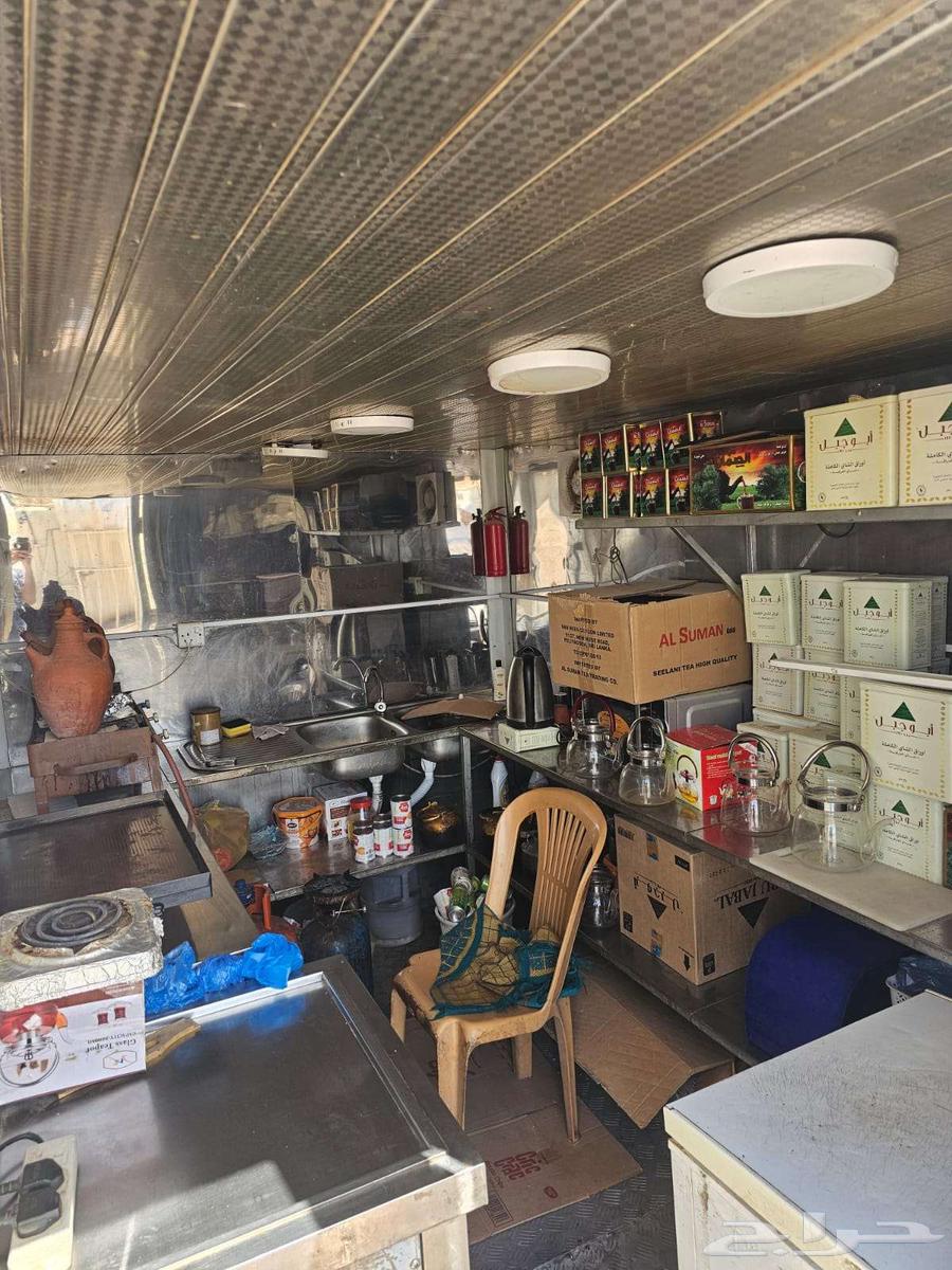 كرفانة متنقلة مجهزة لتقديم الطعام والمشروبات64413918248065110