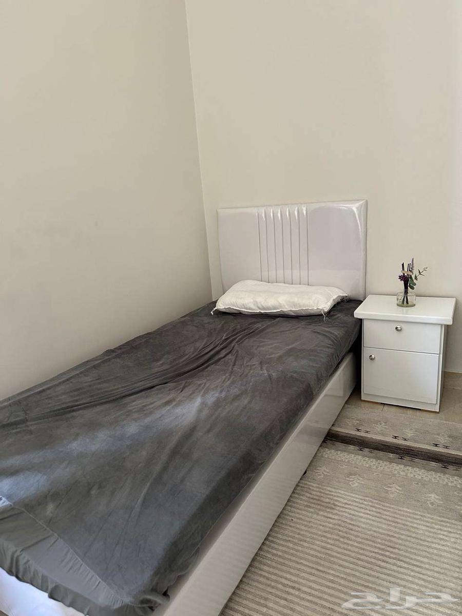 اثاث منزلي وبرادة مياة بحالة ممتازة64415289612801111