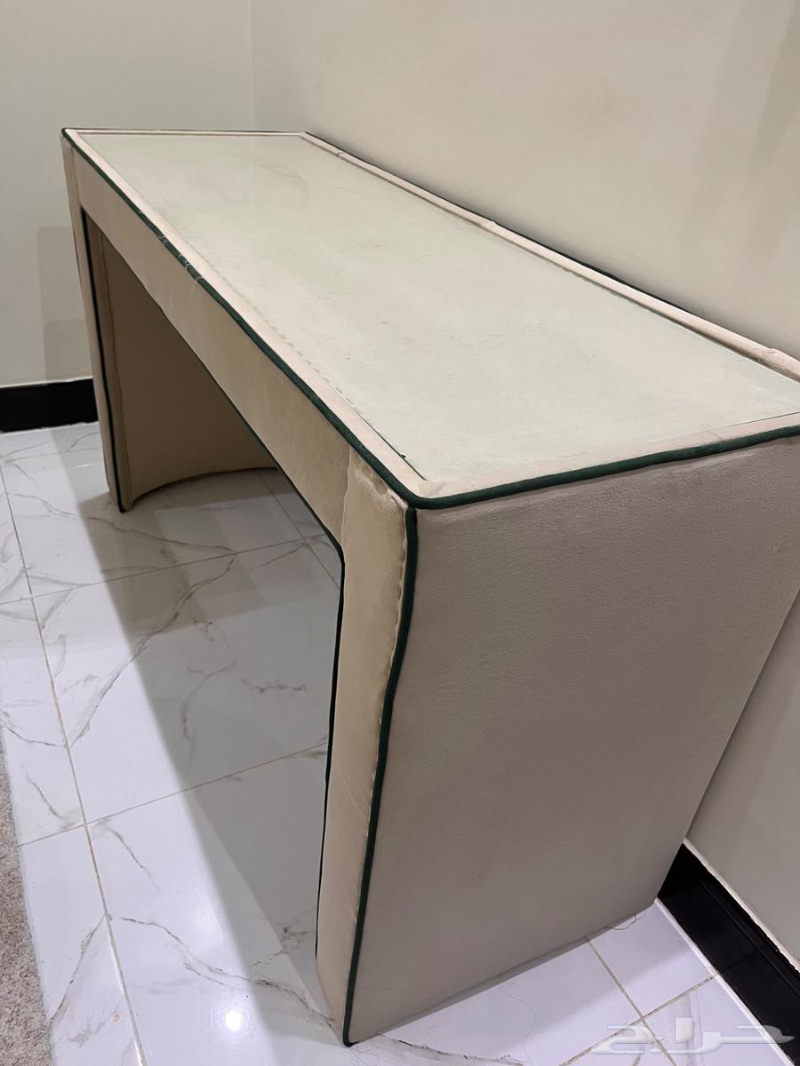 Reception table64419716466817111