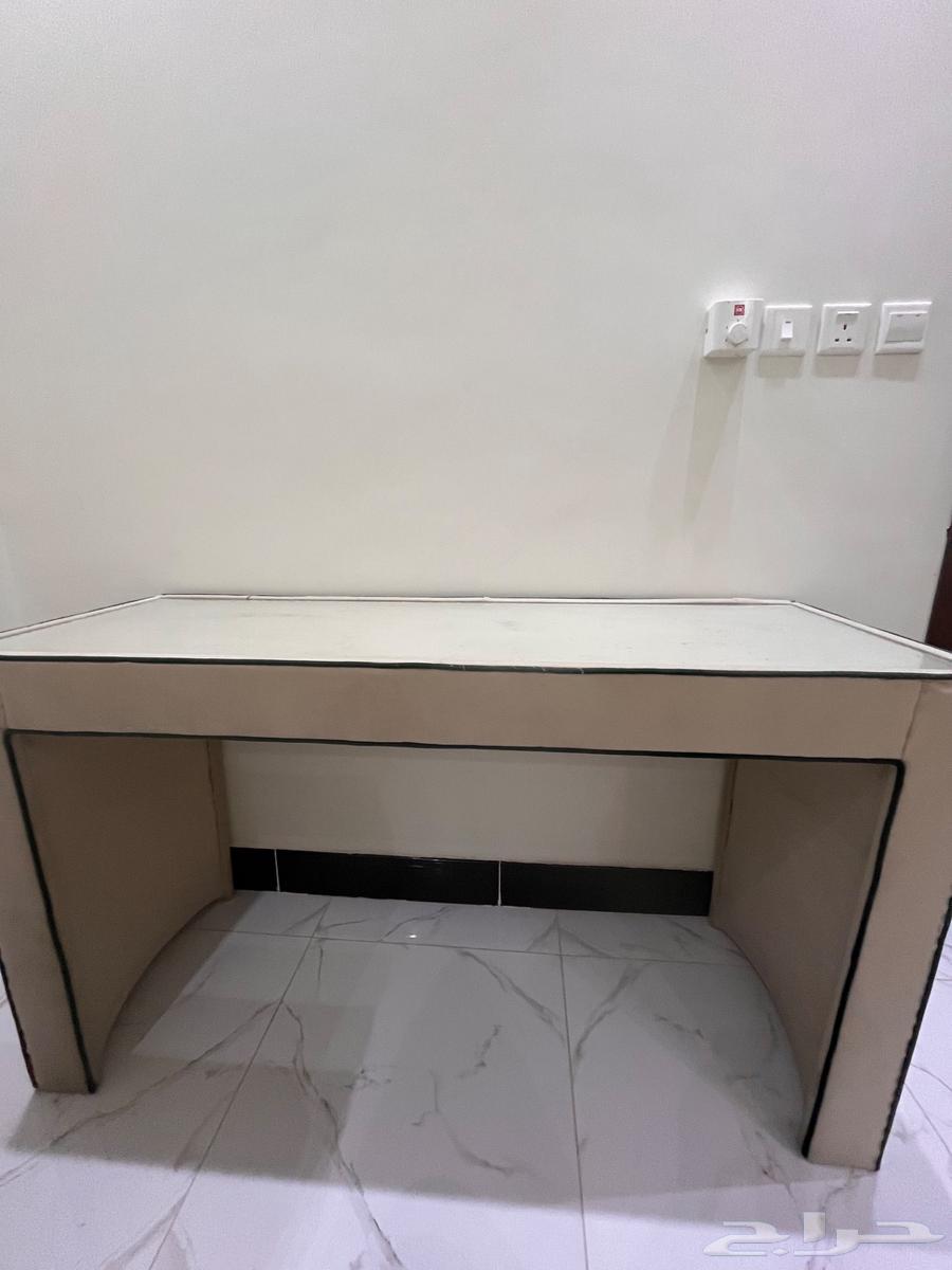 Reception table64419716466817112