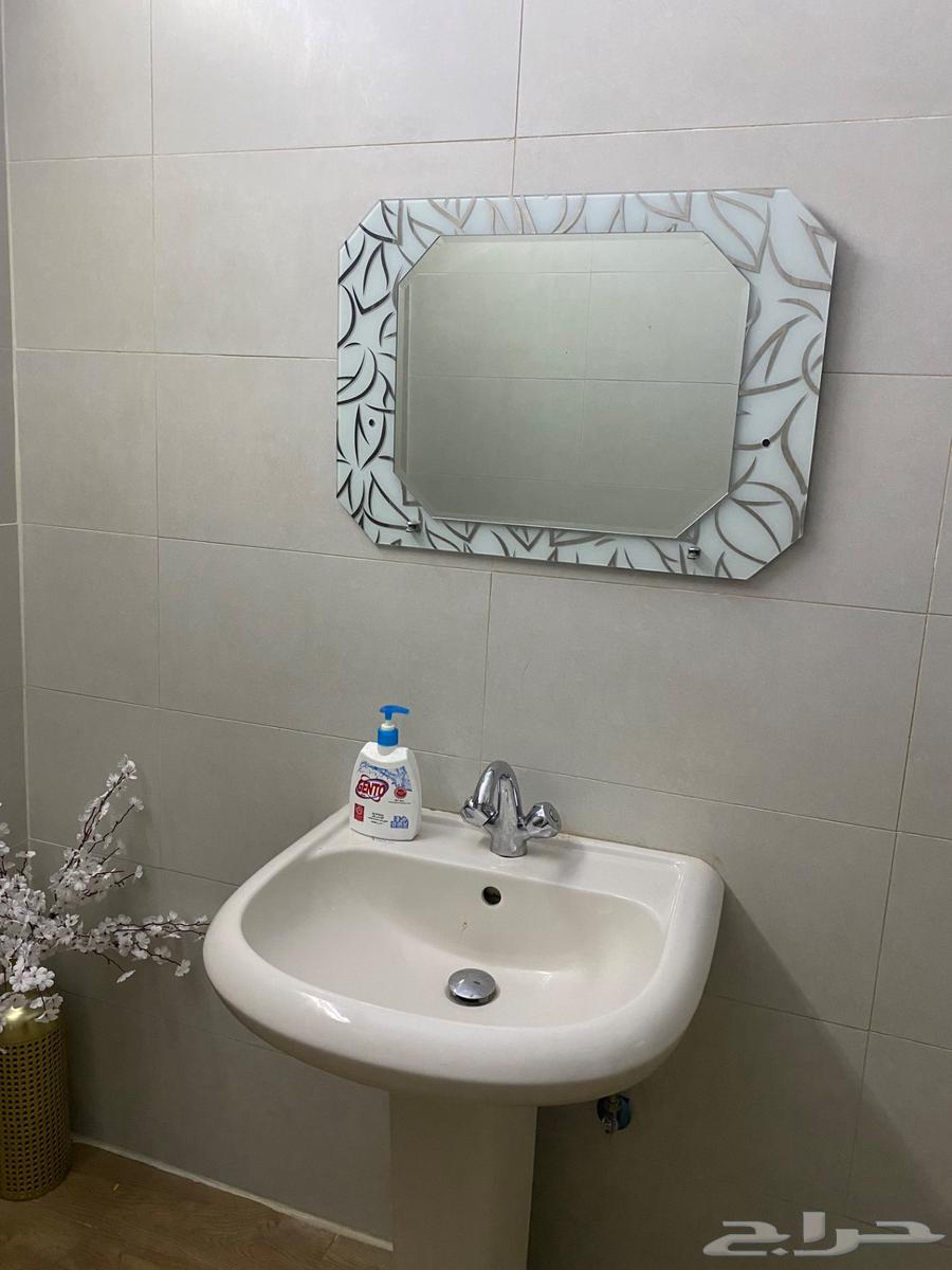 عندي مغاسل 4 للبيع وكنب وطاولات64419730150402111