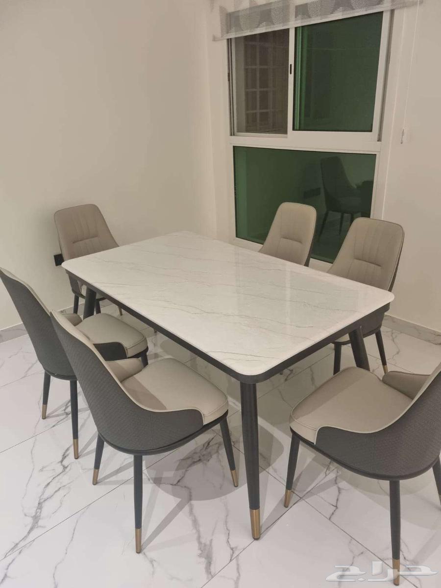 مجموعة طاولة طعام من 7 قطع بسطح رخامي64415894694914111