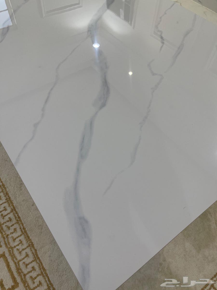 طاولة طعام جديده من هوم سنتر بدون كراسي64416782976001112